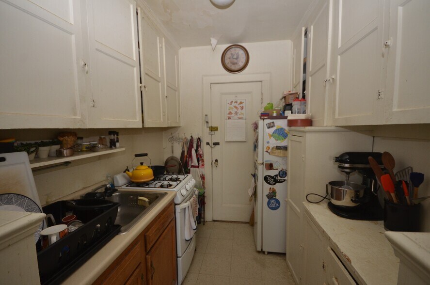 Primary Photo - 2035 Commonwealth Ave