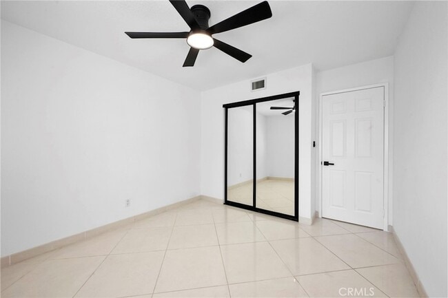 Building Photo - 1232 Meadow Ct