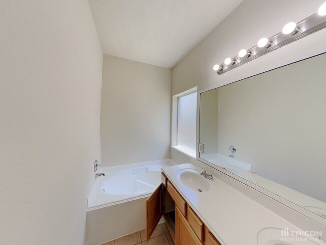 Building Photo - 706 Chase Point Cir