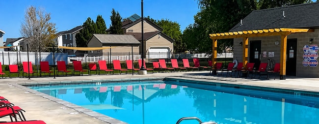 Building Photo - Community Pool & Rent Reduction! Beautiful Must See 4 Bed 3.5 Bath House for Rent in Syracuse!