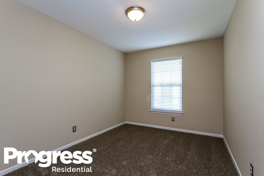 Building Photo - 14349 Black Farm Dr