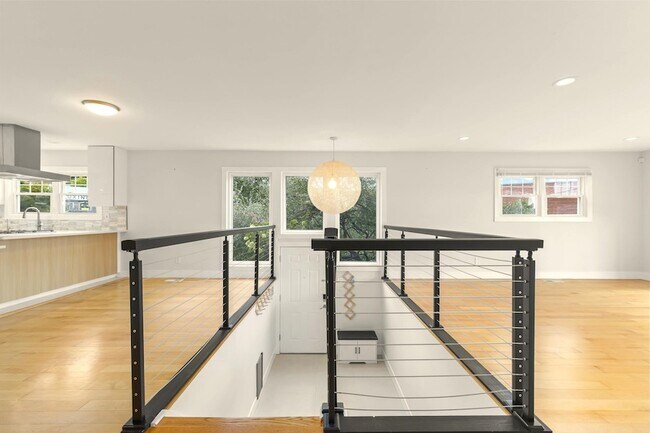 Building Photo - 6 Grand Cove Way