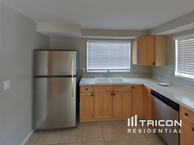 Building Photo - 3036 Regatta Dr