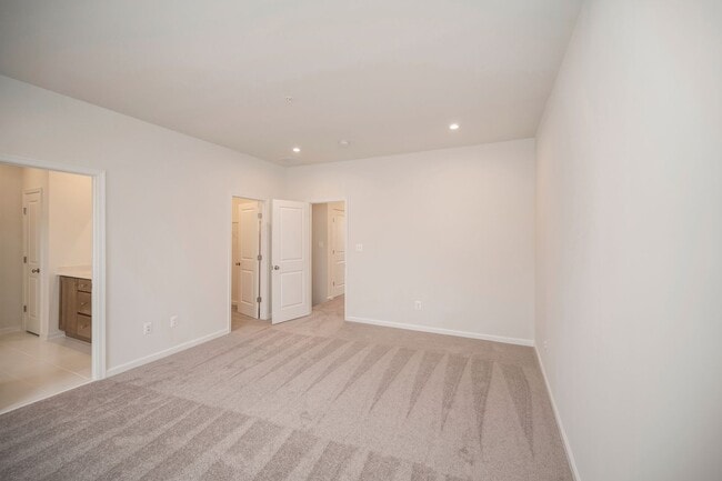 Building Photo - Close to everything!  Skyline at Embrey Mill!  Brand New Live and Work Townhomes.