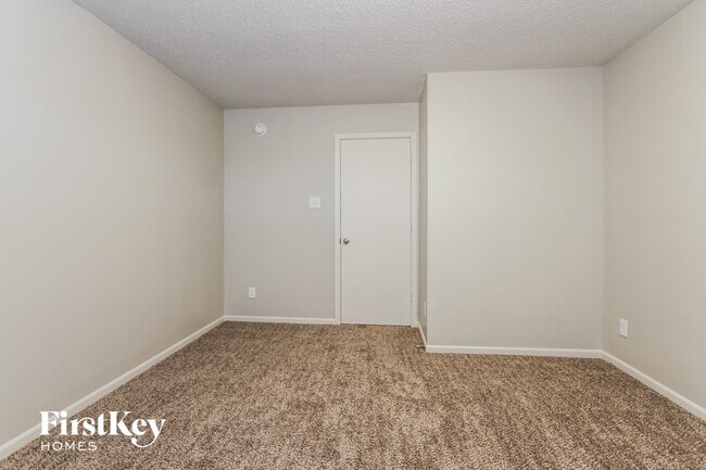 Building Photo - 2310 Amberleigh Dr