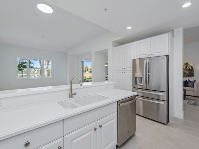Building Photo - 9229#103