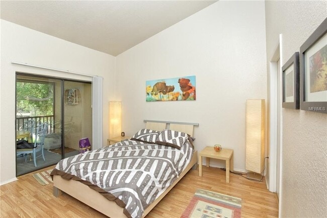Building Photo - Dr Phillips 2 bedroom 2 bath with 1 car ga...