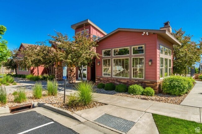 Building Photo - 5252 W Armada Way