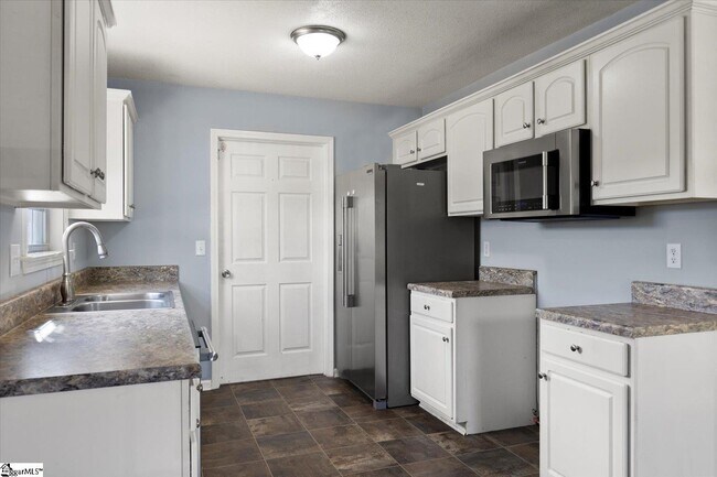 Building Photo - 602 Delward Way