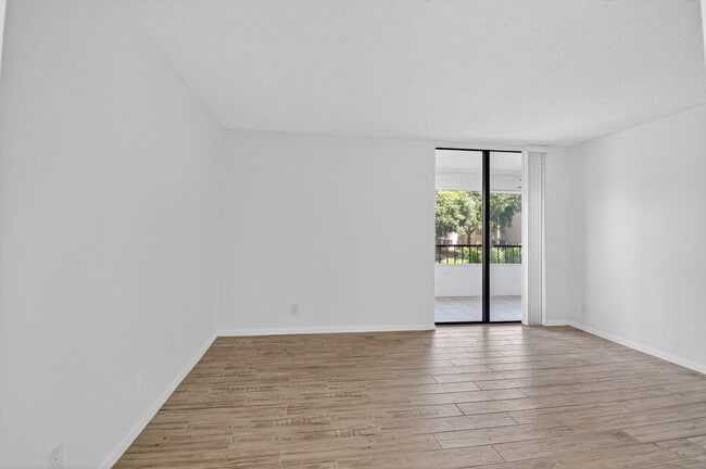 Building Photo - 1850 Homewood Blvd