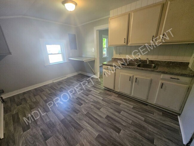 Building Photo - 2-Bedroom House in Saginaw