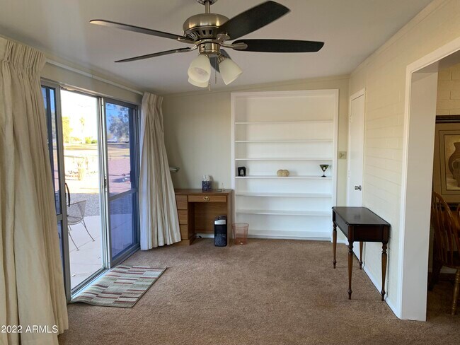 Building Photo - 10138 W Pinehurst Dr