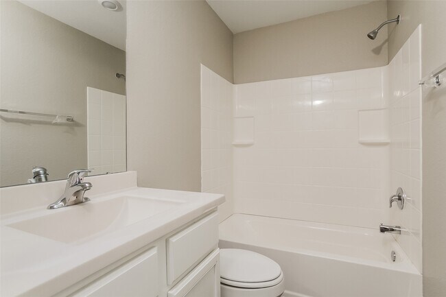 Building Photo - 23055 Bellini Dr