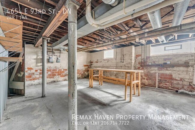 Building Photo - 4654 E 93rd St