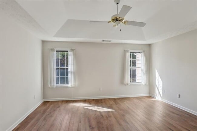 Building Photo - 2295 Winthrope Way Dr