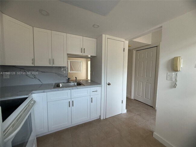 Building Photo - 2820 NE 201st Terrace