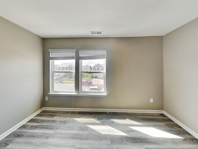 Building Photo - 4037 Little Bighorn Dr