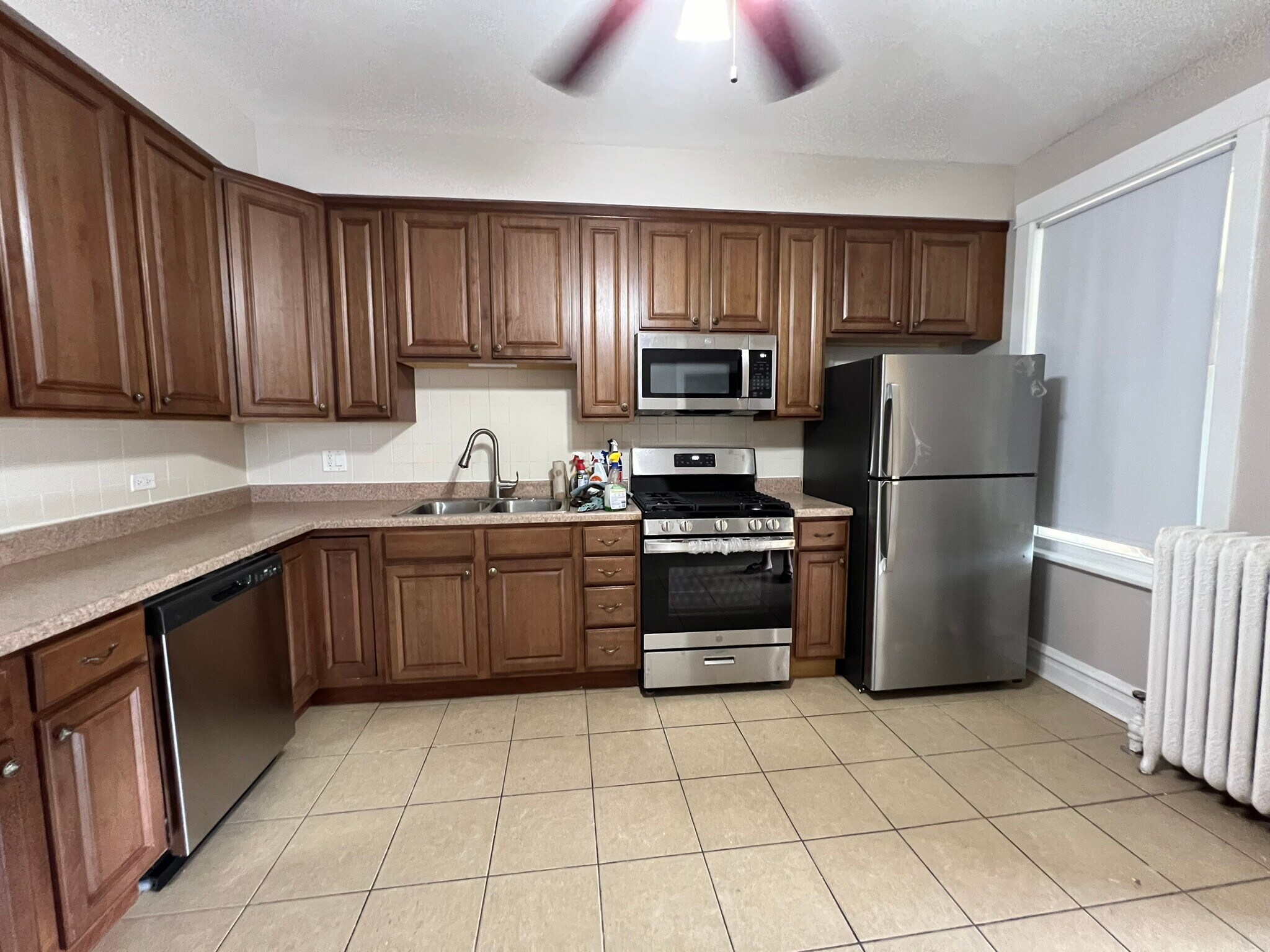 Building Photo - 4718 N Laramie Ave