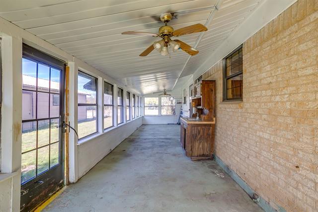 Building Photo - 1911 Joslin St