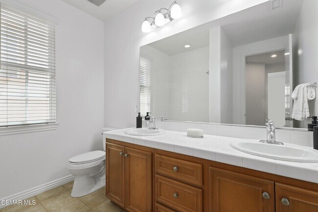 Building Photo - 4659 Cielo Cir