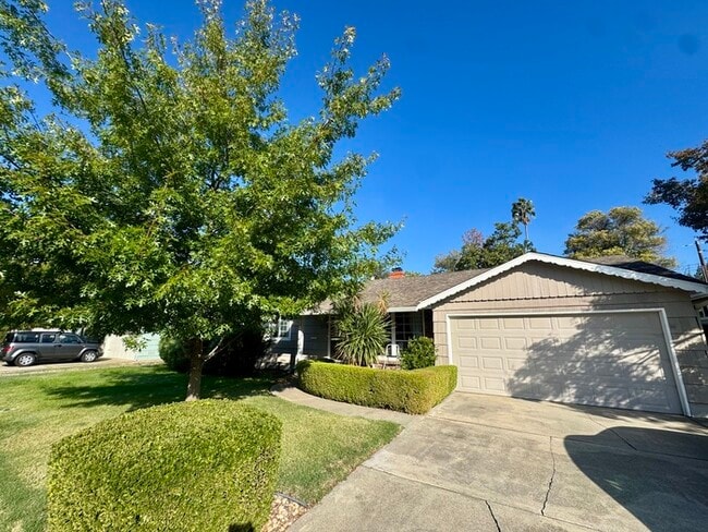 Building Photo - Stunning 3-bedroom, 2-bathroom home with a bonus room/office!