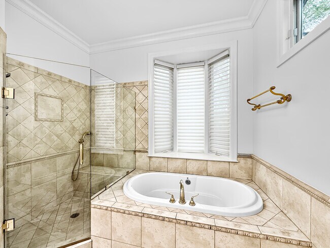 Building Photo - Charming 4 beds 4 baths in Austin!
