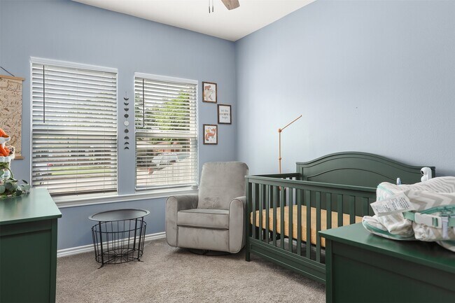 Building Photo - 2518 33rd Ave N