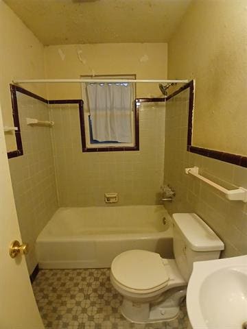 Building Photo - 3015 Avon St