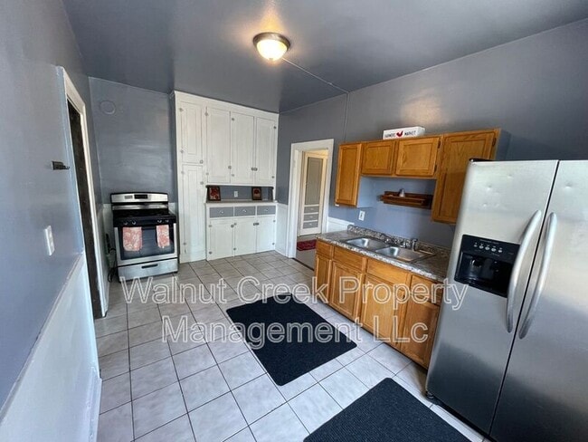 Building Photo - 3319 W 126th St