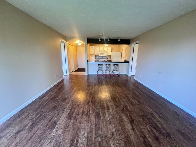 Building Photo - 2 Bed 2 Bathroom Condo in Allendale!