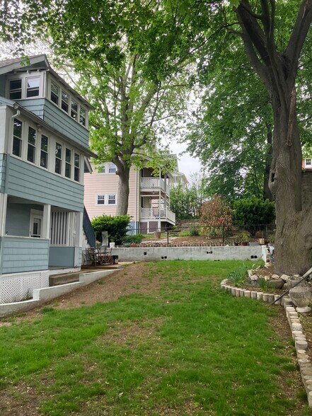 Building Photo - 93 Hillside Rd