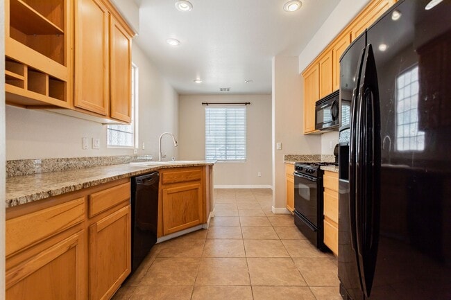 Building Photo - 8611 Splendid Leaf Ct