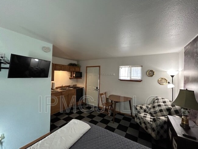 Building Photo - 201 Plateau Ave