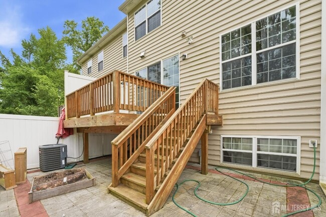 Building Photo - 105 Pearce Ln