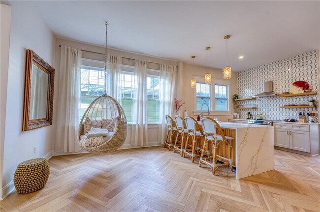 Building Photo - 85 Waddell St NE