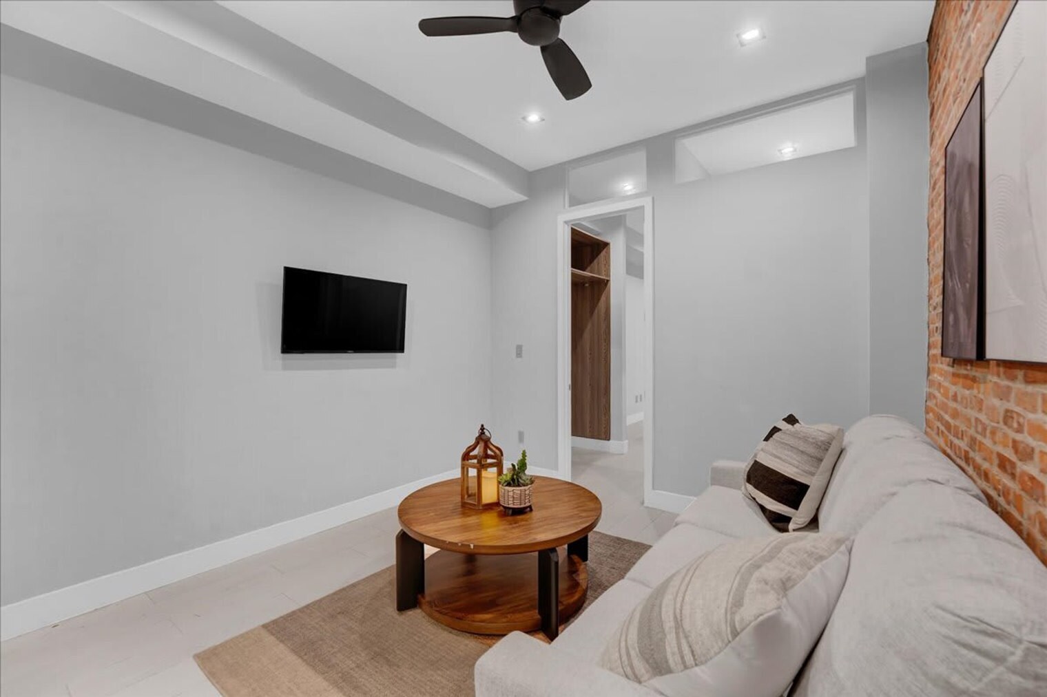 Building Photo - 120 Christopher St