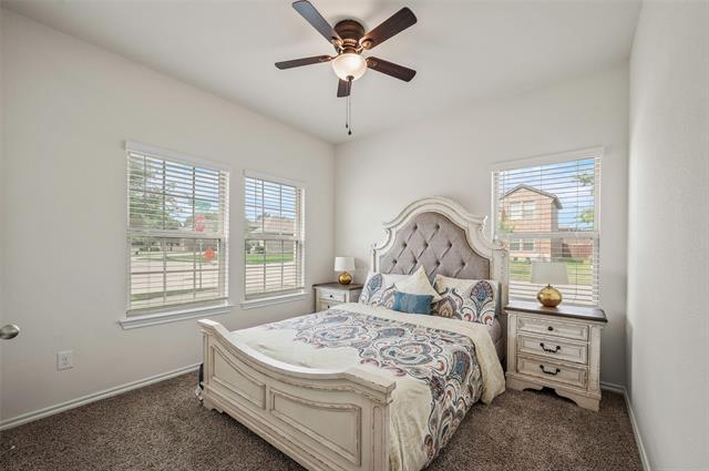 Building Photo - 901 Euston St