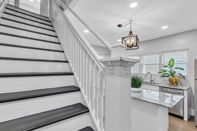 Building Photo - 3628 Birchwood Ave