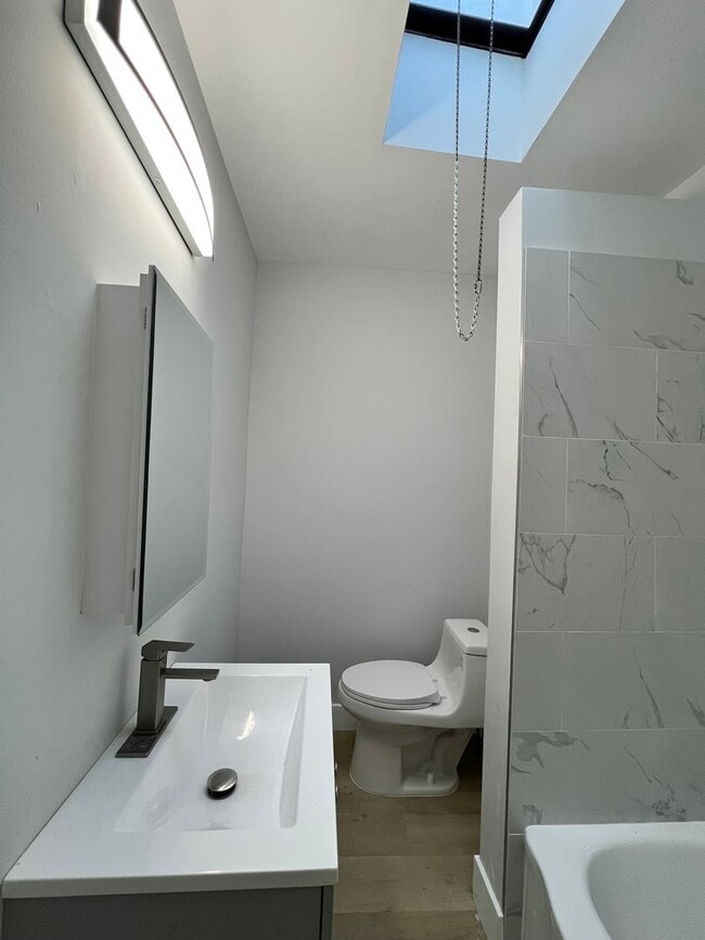 Building Photo - New Rehabbed 3bed/1.5bath in Grays Ferry