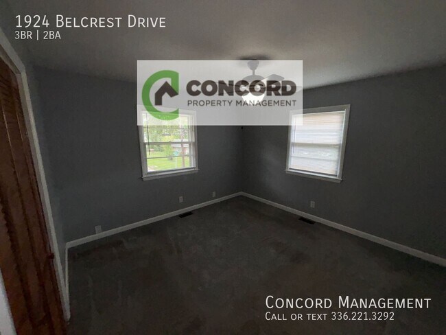 Building Photo - 1924 Belcrest Dr