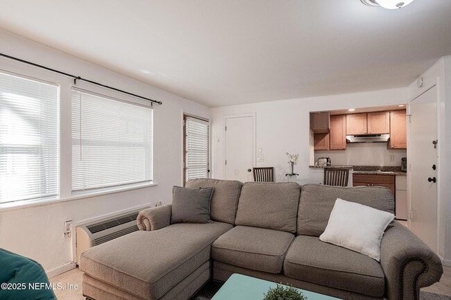 Building Photo - 4 20th Ave S