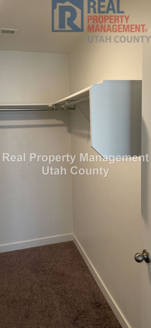 Building Photo - 487 S Fox Chase Ln