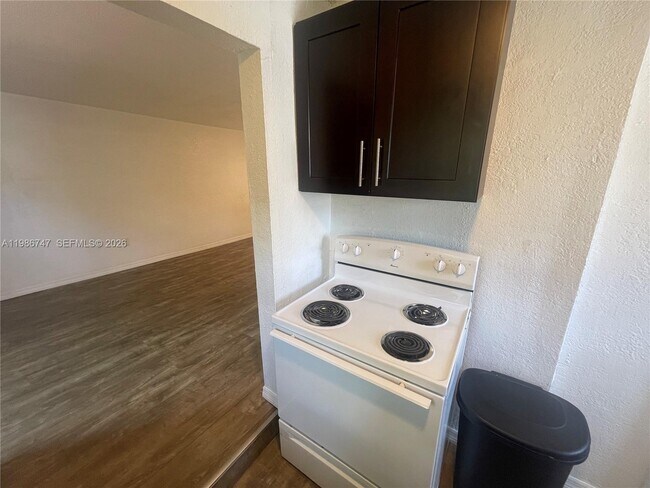 Building Photo - 5738 Garfield St