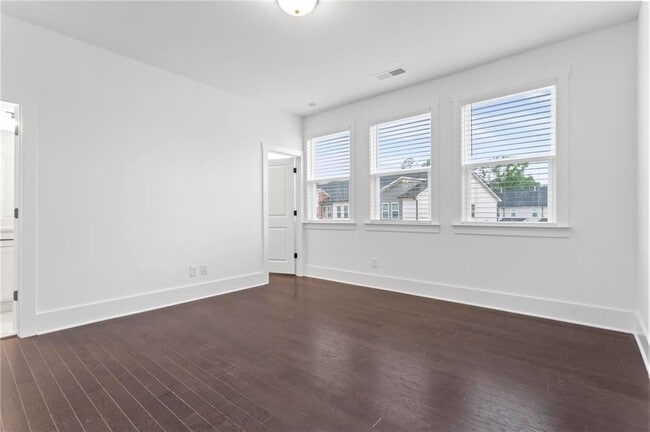 Building Photo - 1620 Aeslin Dr NW