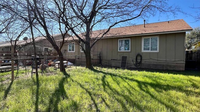 Building Photo - 10701 Lanshire Dr