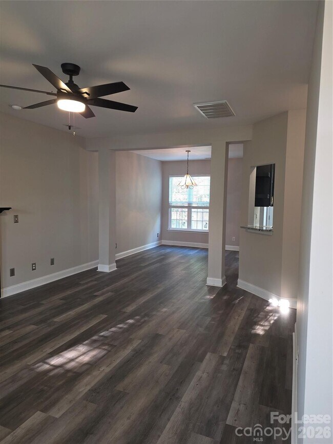 Building Photo - 935 Woodington Ln