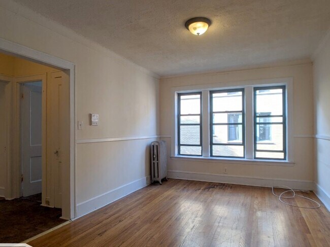Building Photo - 2332 N Spaulding Ave