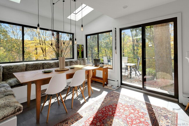 Building Photo - 16 Old Wagon Rd