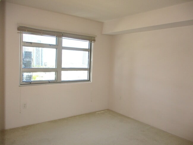 Building Photo - 801 South St