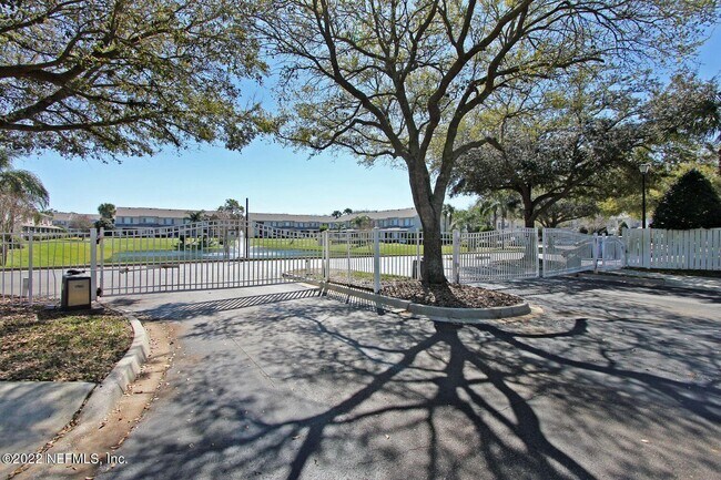 Building Photo - 8230 Dames Point Crossing Blvd